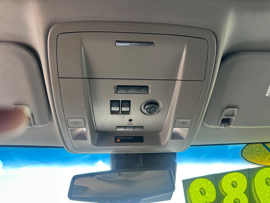 2017 Chevrolet Suburban Image 18