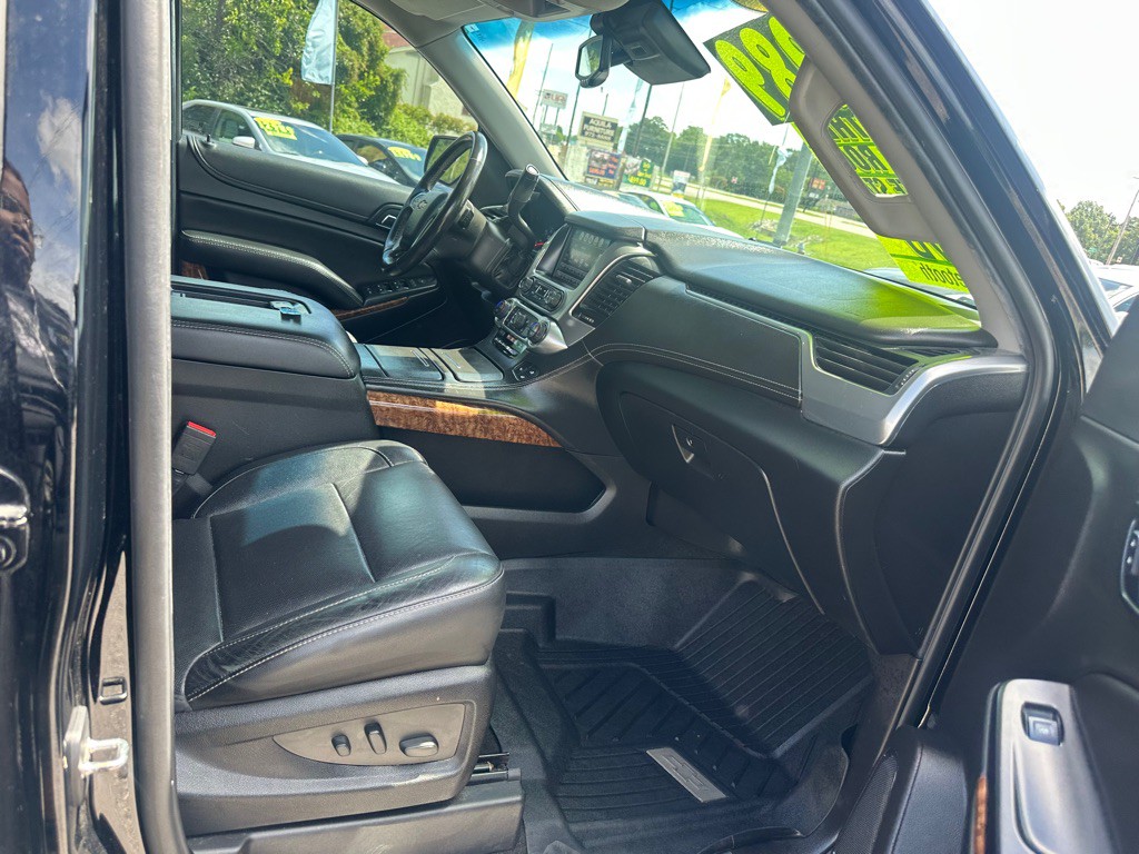 2017 Chevrolet Suburban Image 23