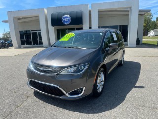 Image for 2020 Chrysler Pacifica Touring ID: 7555085