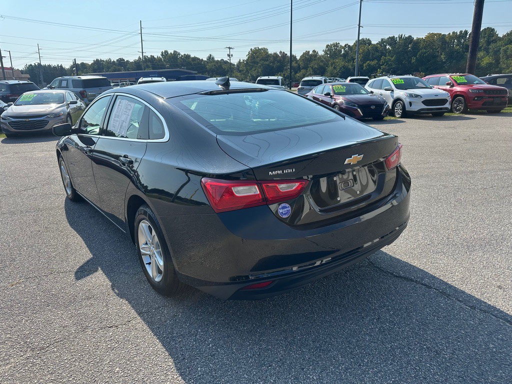 2024 Chevrolet Malibu Image 3