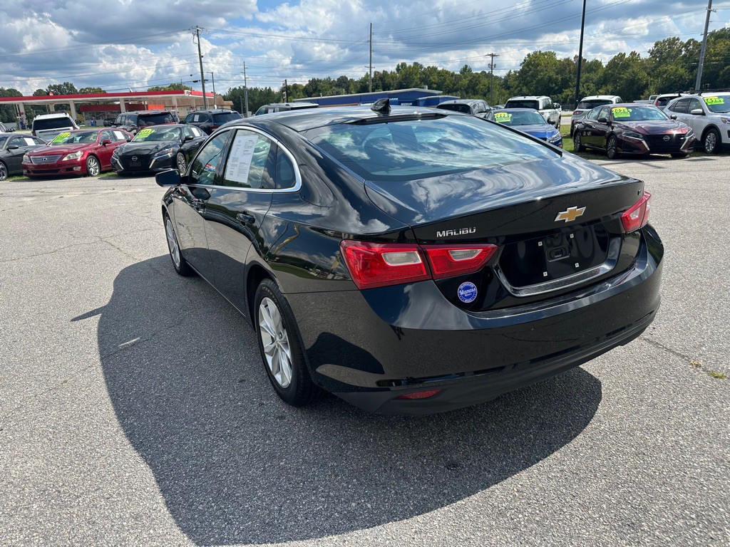 2025 Chevrolet Malibu Image 3