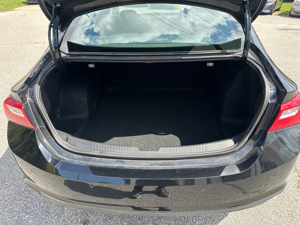 2025 Chevrolet Malibu Image 9