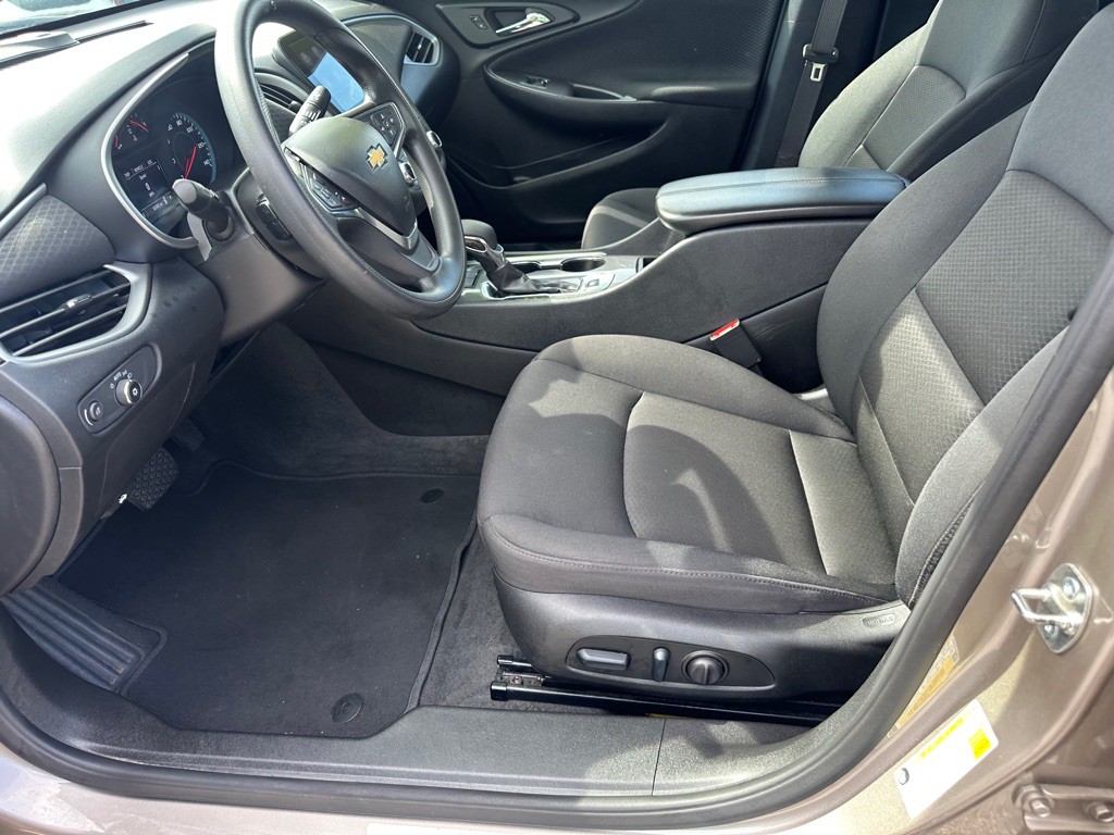 2025 Chevrolet Malibu Image 11