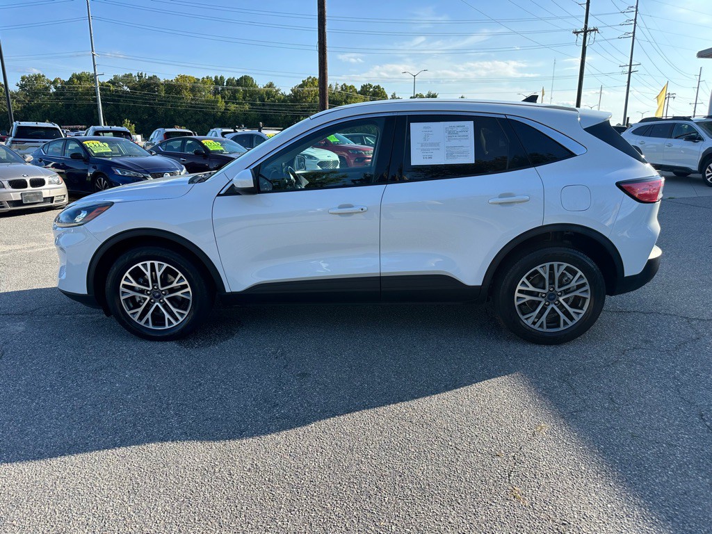 2022 Ford Escape Image 2