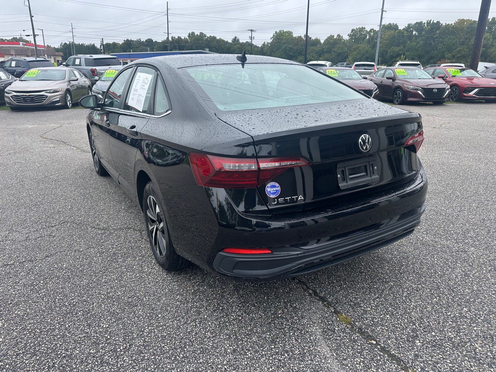 2024 Volkswagen Jetta Image 3