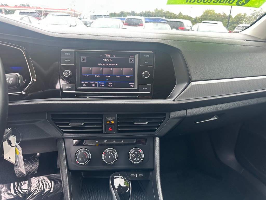 2024 Volkswagen Jetta Image 15
