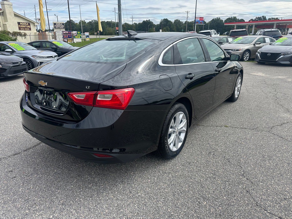 2025 Chevrolet Malibu Image 5
