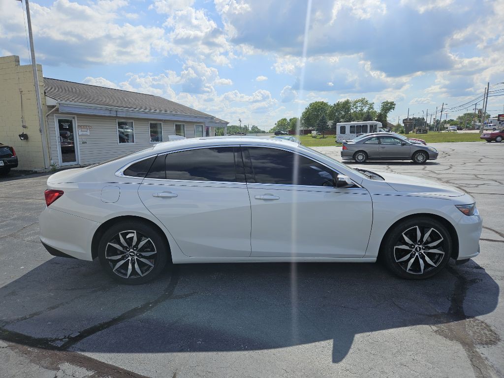 2017 Chevrolet Malibu Image 4