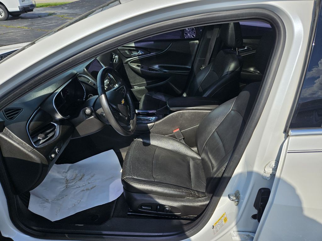 2017 Chevrolet Malibu Image 9