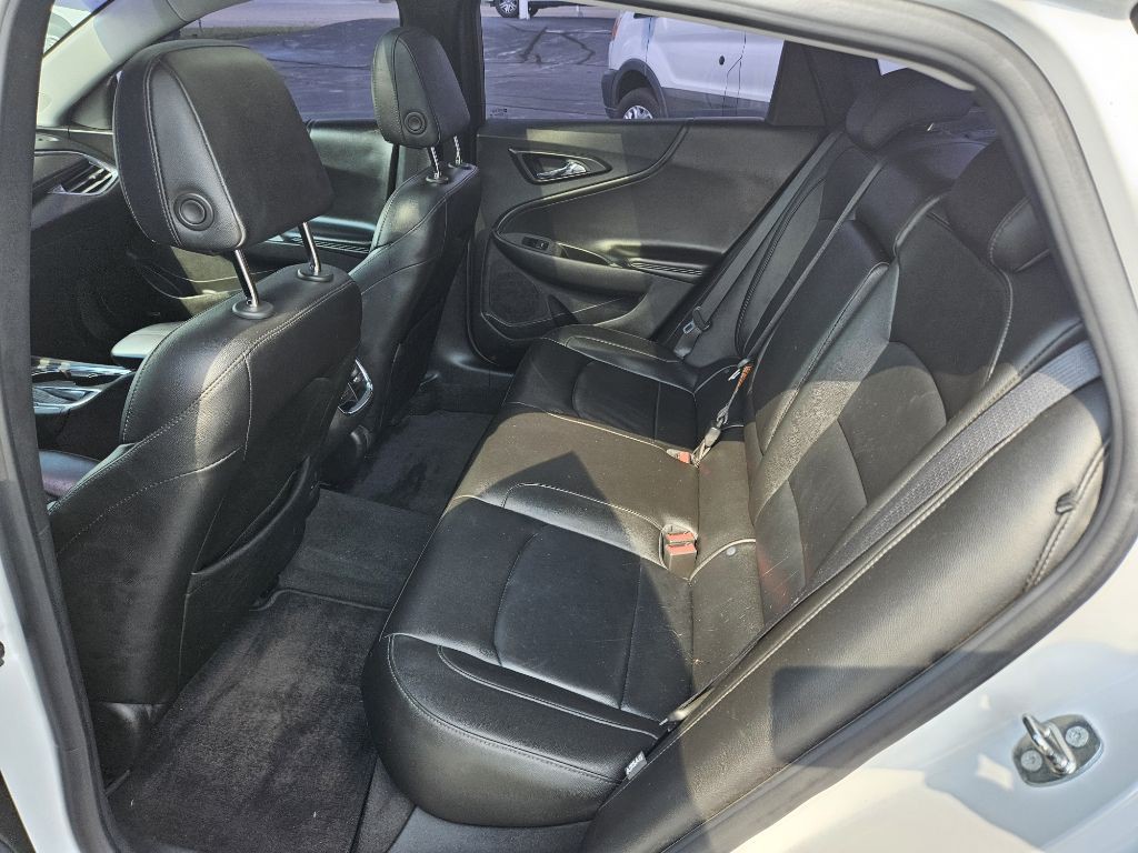 2017 Chevrolet Malibu Image 10