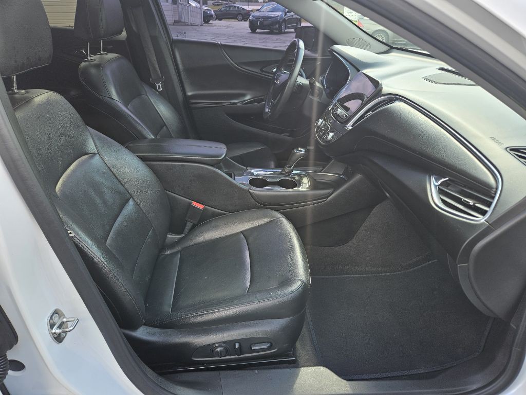 2017 Chevrolet Malibu Image 11