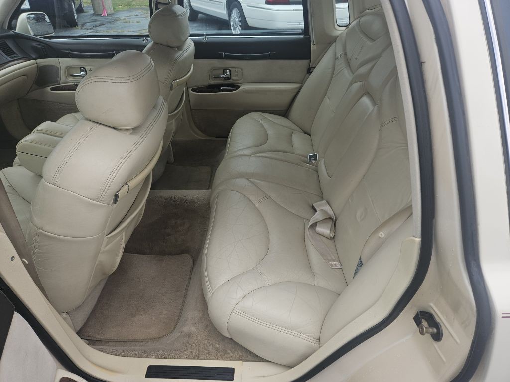 1995 Lincoln Town Car Image 10