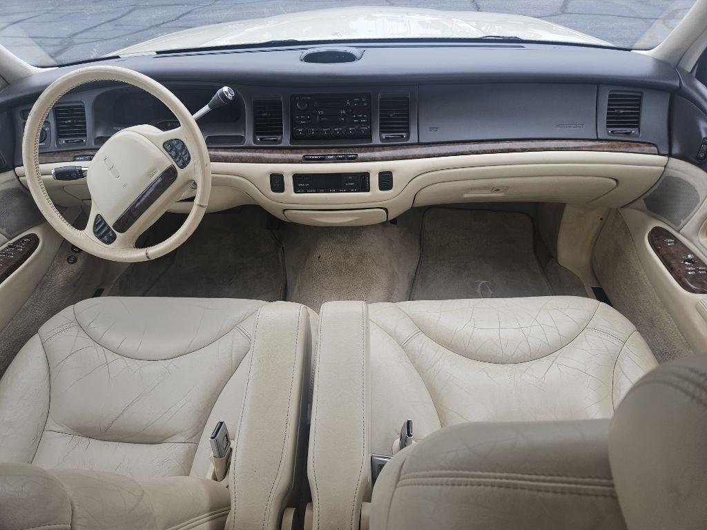 1995 Lincoln Town Car Image 13