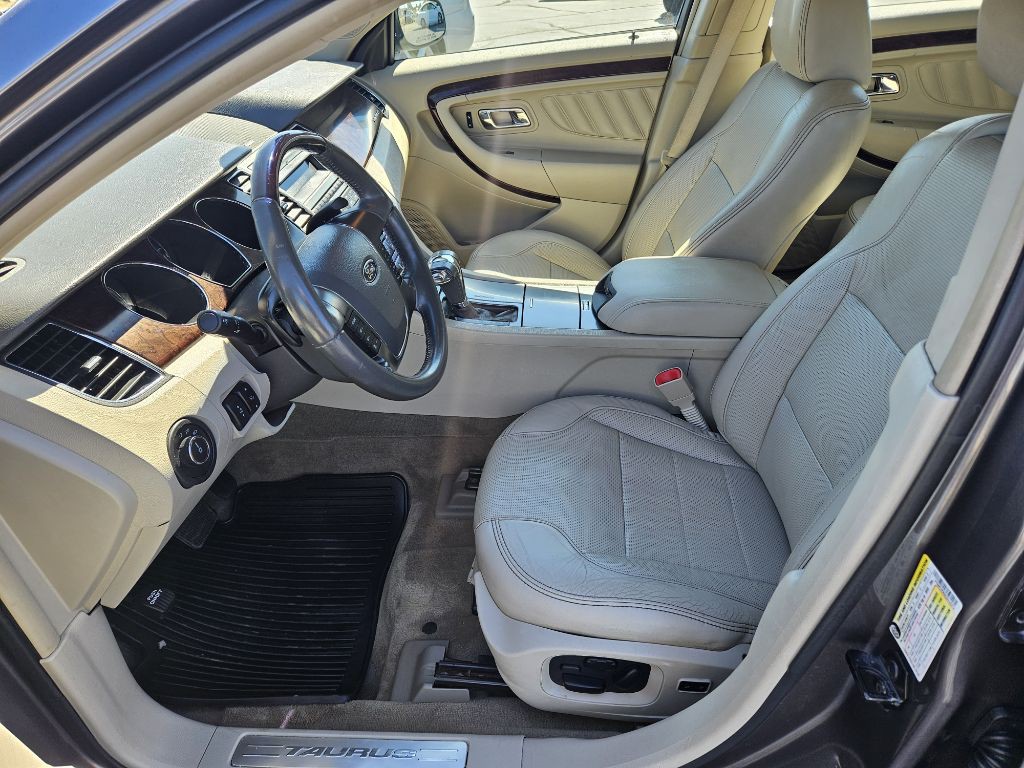 2012 Ford Taurus Image 9