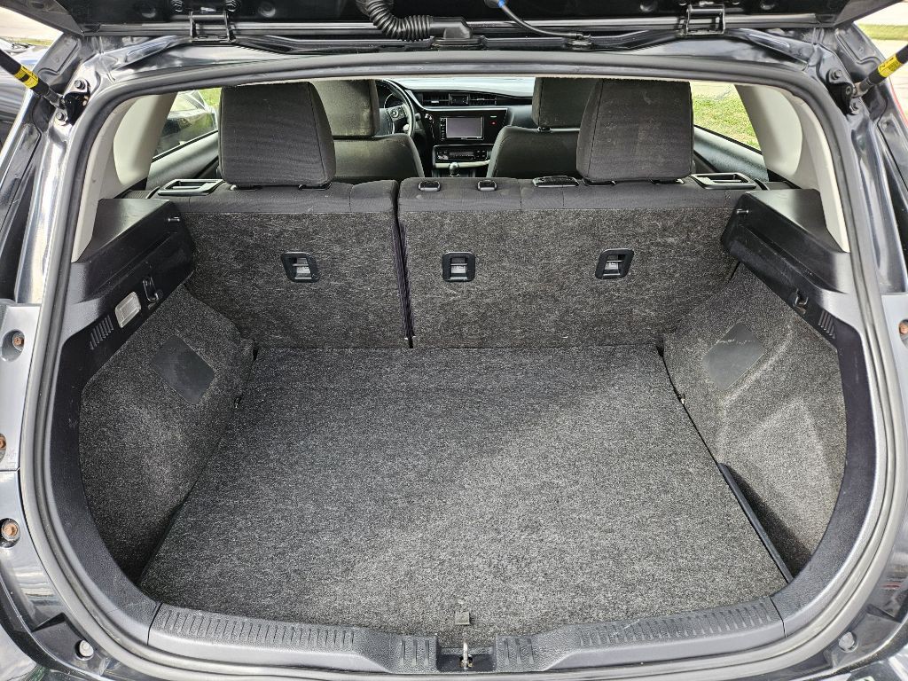 2016 Toyota Corolla Image 11