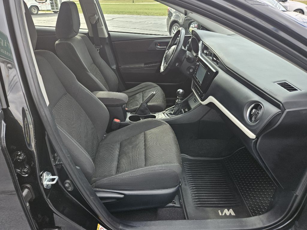 2016 Toyota Corolla Image 13
