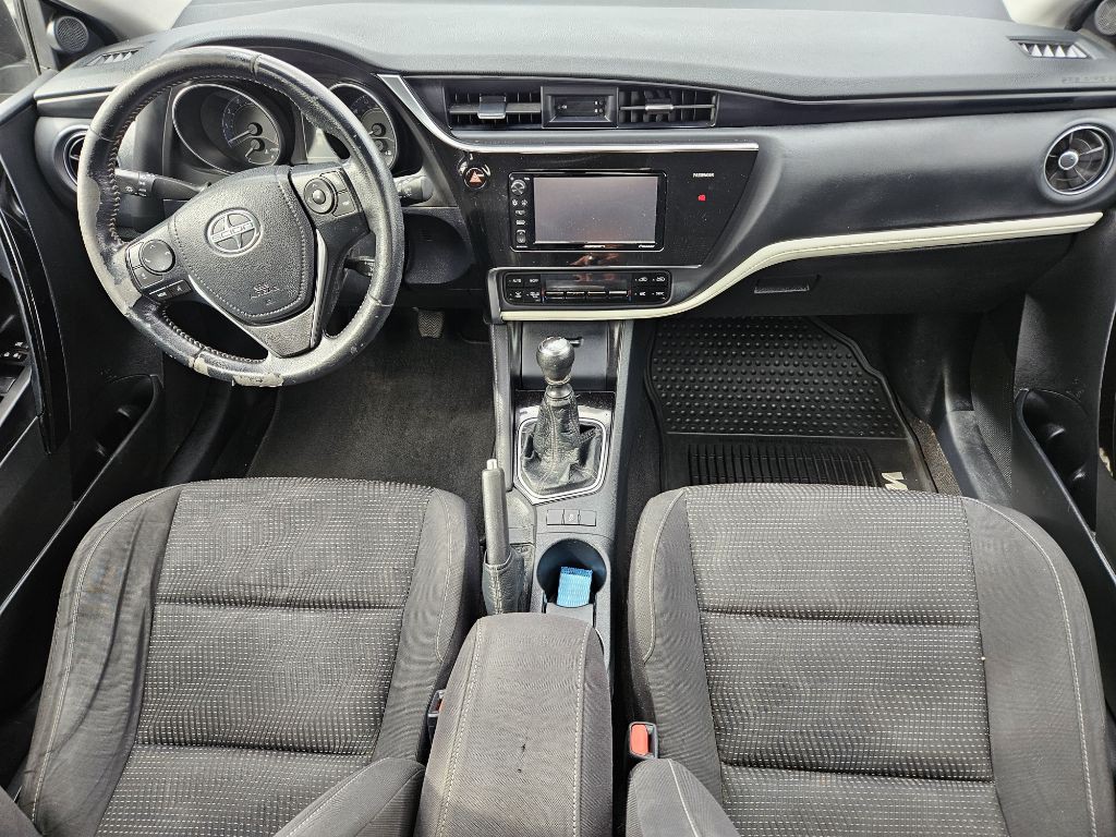 2016 Toyota Corolla Image 15