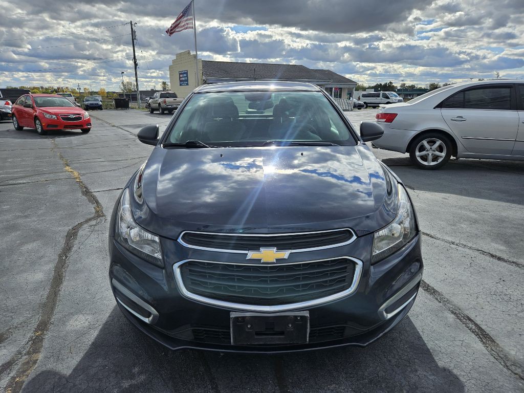 2015 Chevrolet Cruze Image 2