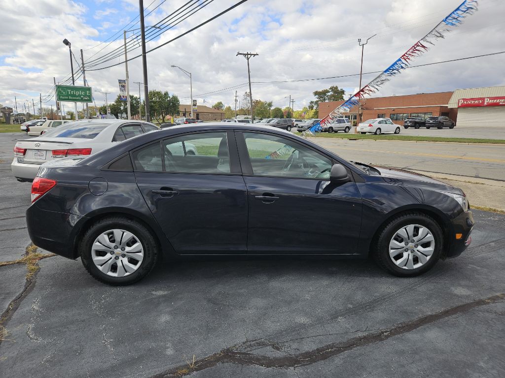 2015 Chevrolet Cruze Image 4