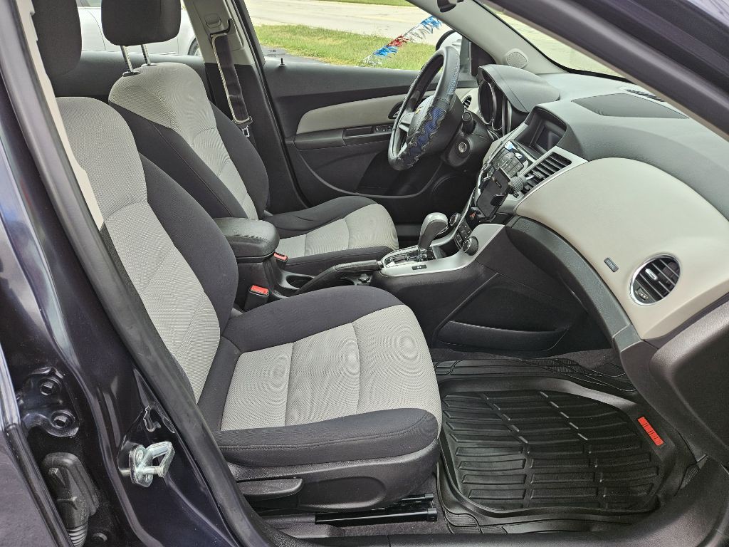 2015 Chevrolet Cruze Image 11