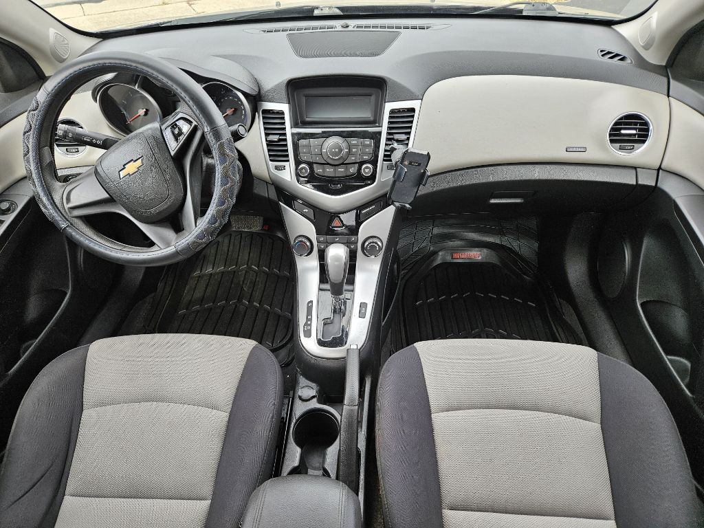 2015 Chevrolet Cruze Image 13