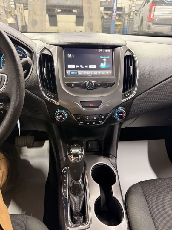 2017 Chevrolet Cruze Image 14