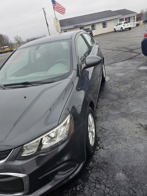 2017 Chevrolet Sonic Image 3