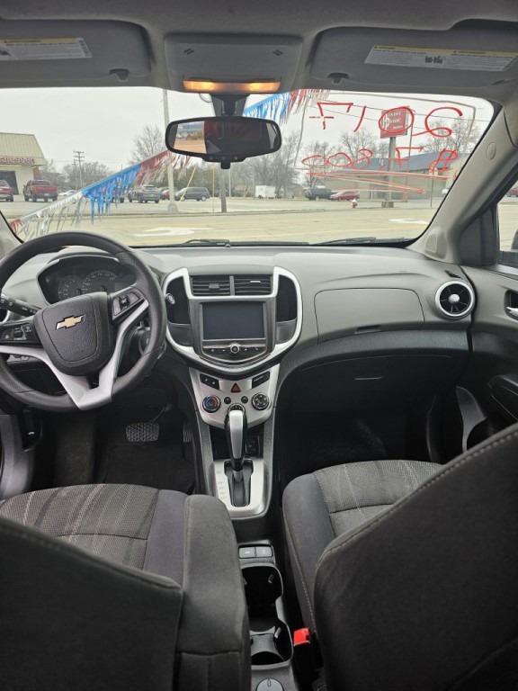 2017 Chevrolet Sonic Image 6