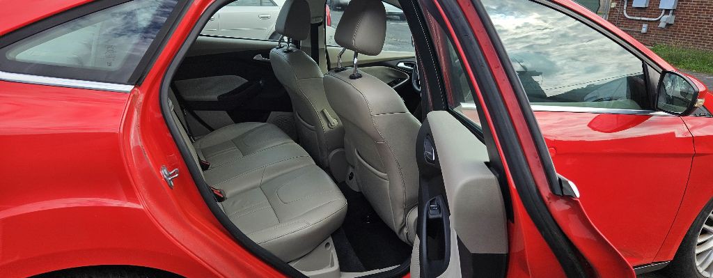 2012 Ford Focus Image 12