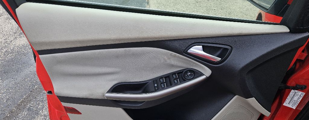 2012 Ford Focus Image 15