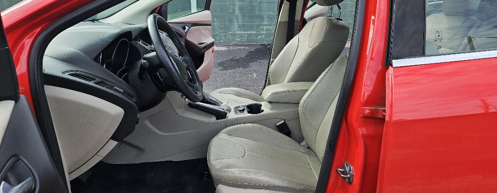 2012 Ford Focus Image 16