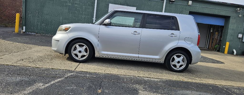 2010 Scion xB Image 7
