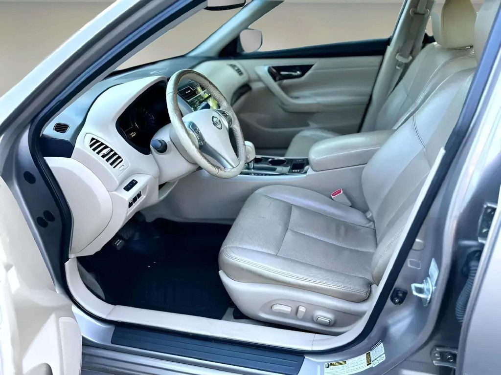 2014 Nissan Altima Image 11