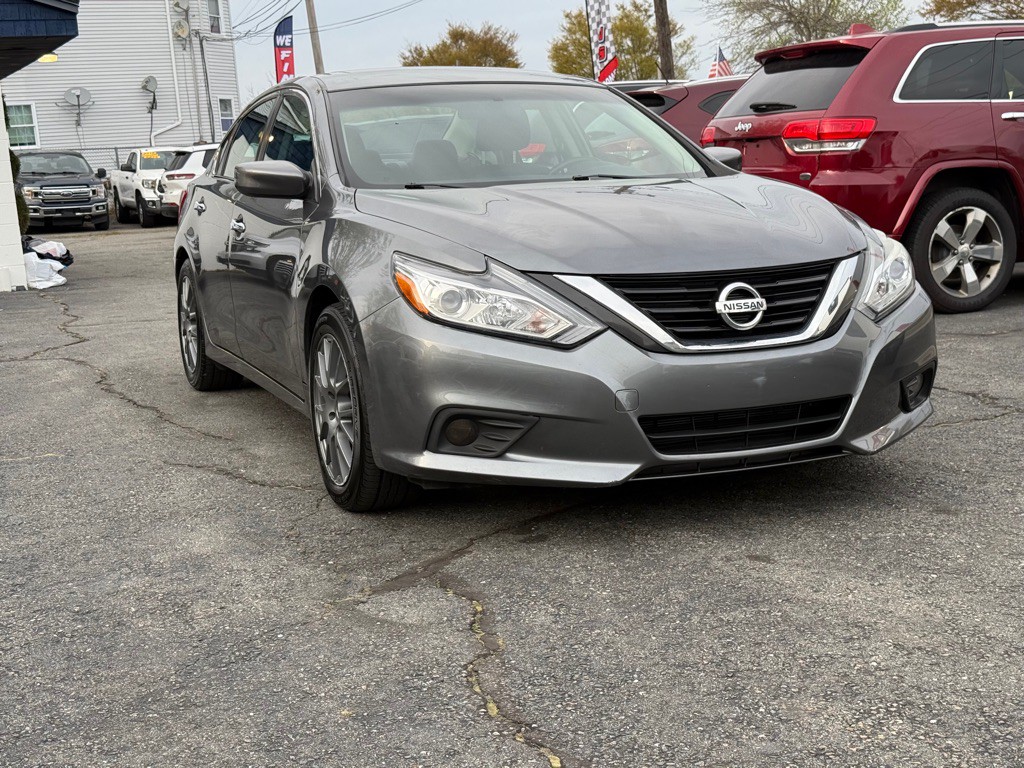 2017 Nissan Altima Image 3