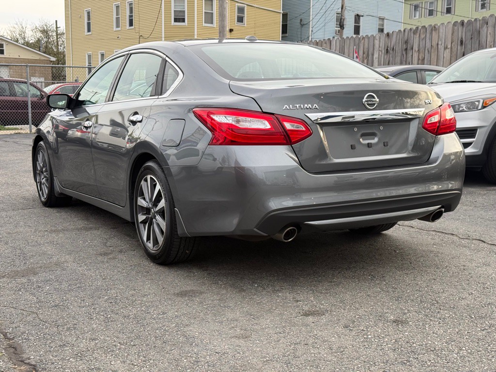 2017 Nissan Altima Image 7