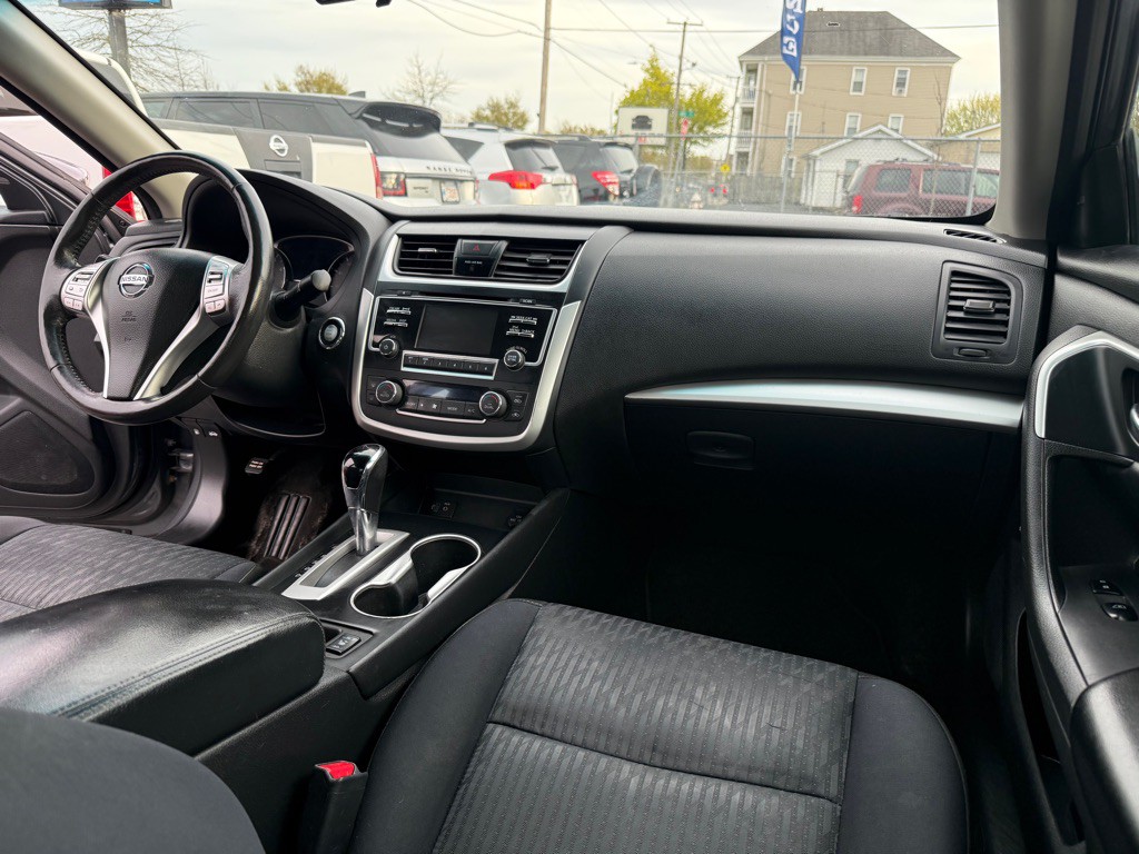 2017 Nissan Altima Image 15