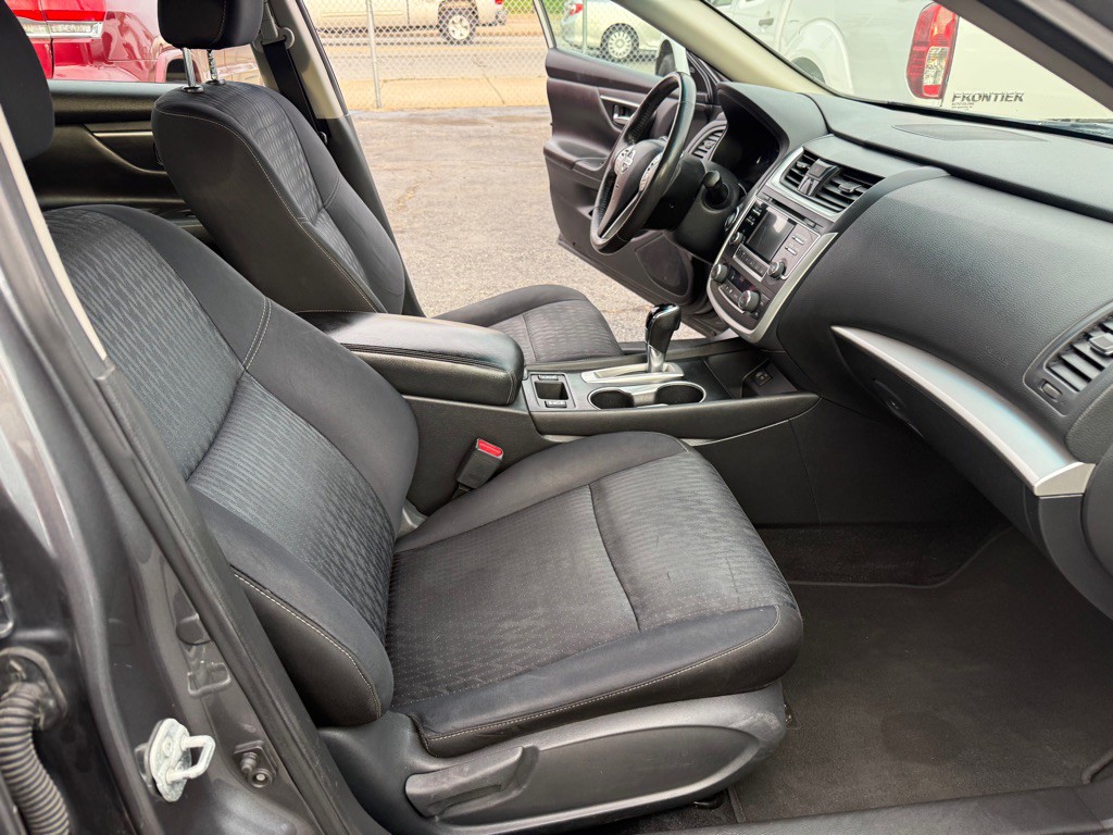 2017 Nissan Altima Image 17