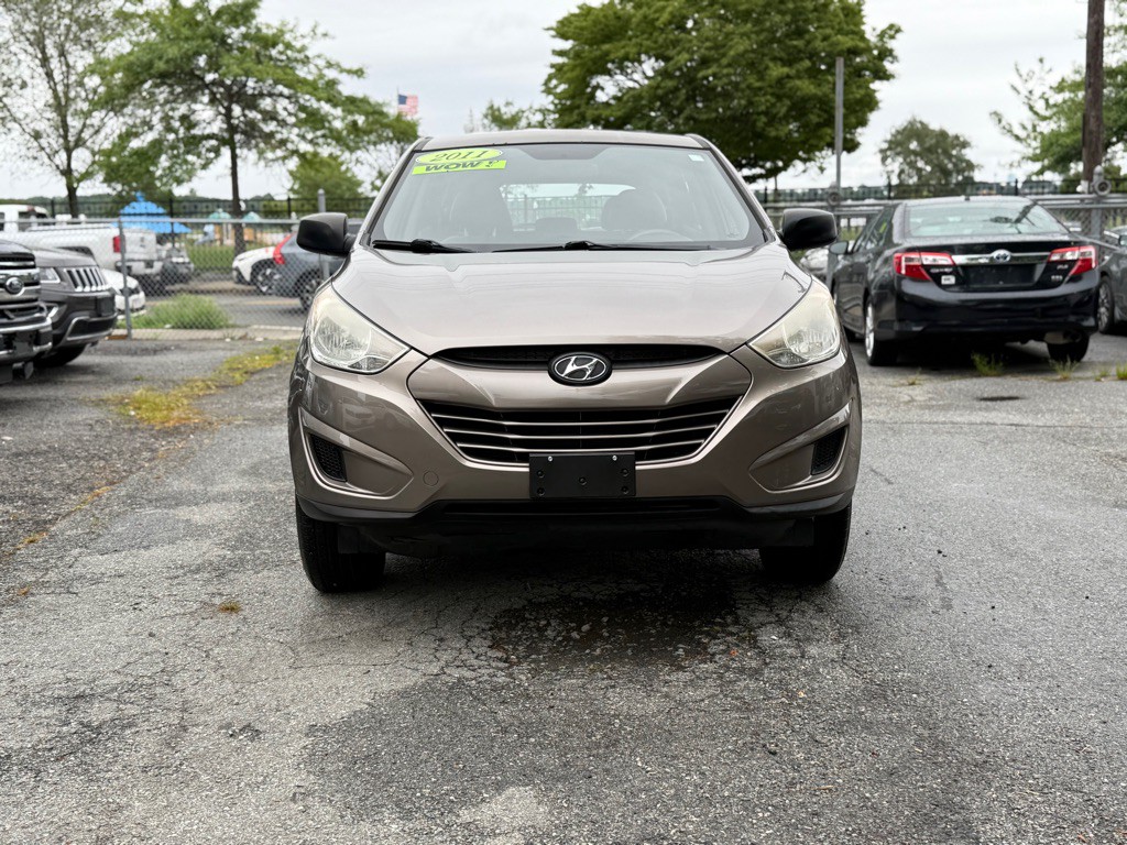 2011 Hyundai Tucson Image 2