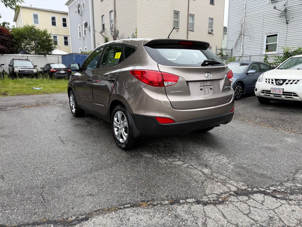 2011 Hyundai Tucson Image 7