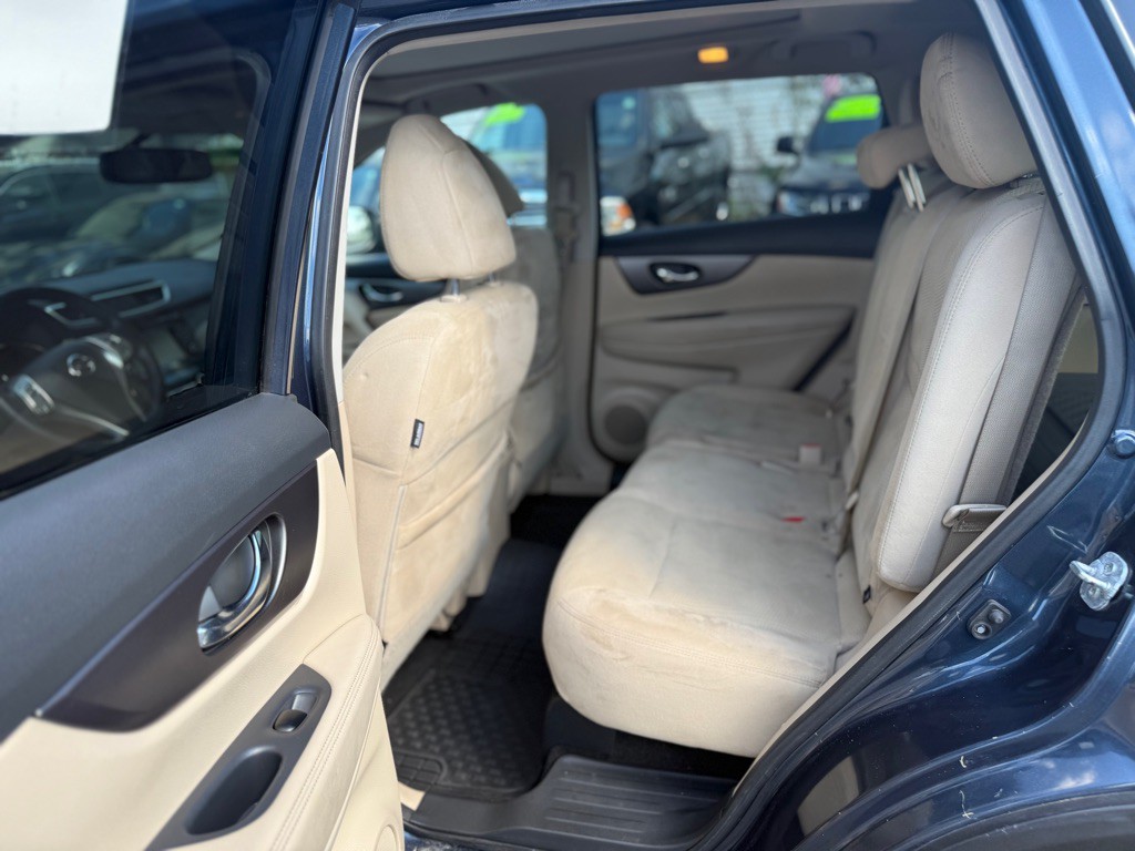 2016 Nissan Rogue Image 11
