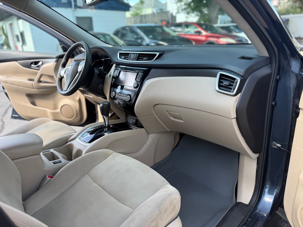 2016 Nissan Rogue Image 13