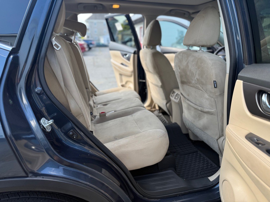 2016 Nissan Rogue Image 14