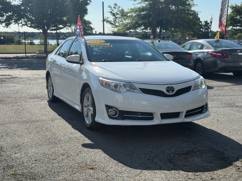 2014 Toyota Camry Image 3