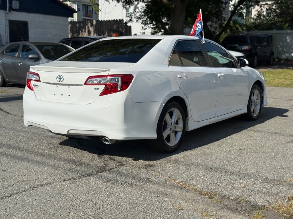2014 Toyota Camry Image 4
