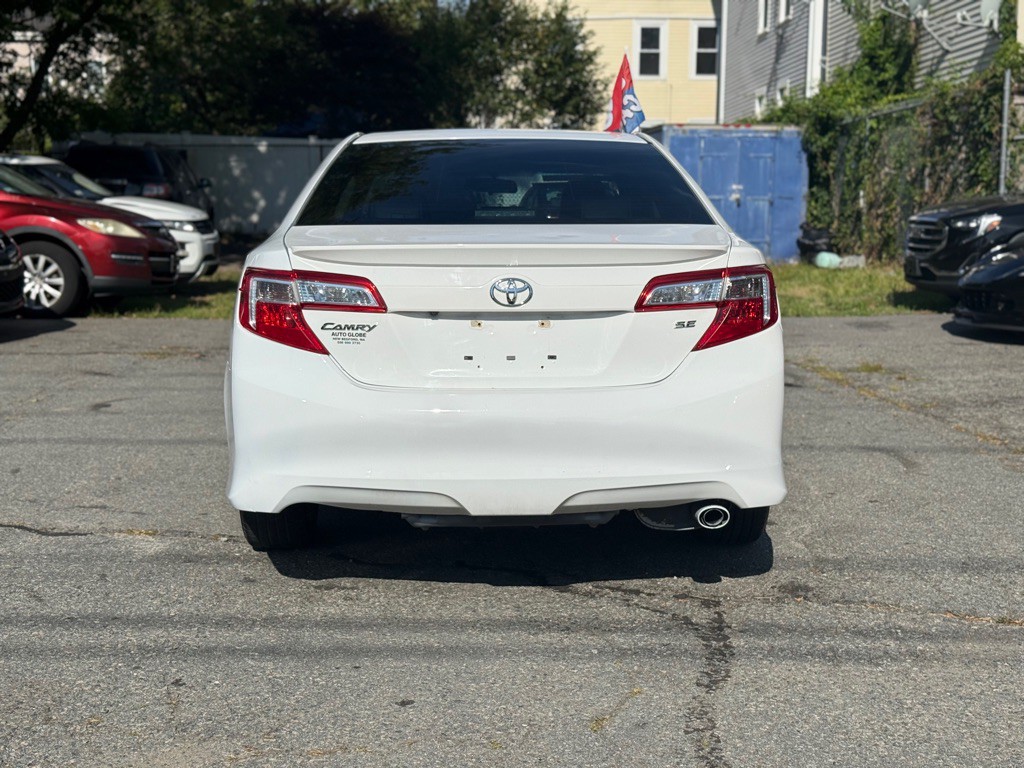 2014 Toyota Camry Image 5