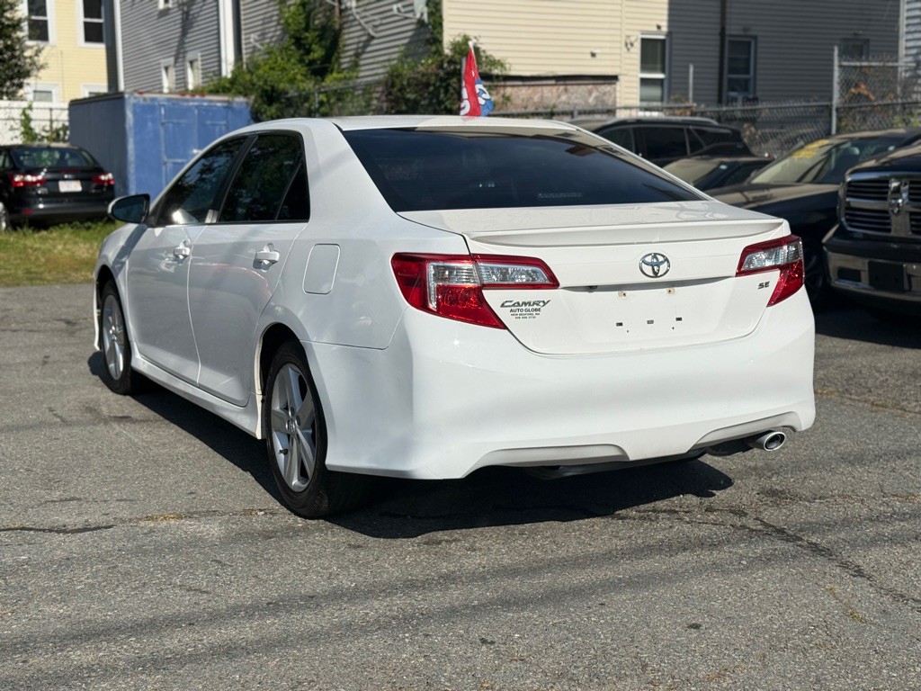 2014 Toyota Camry Image 6