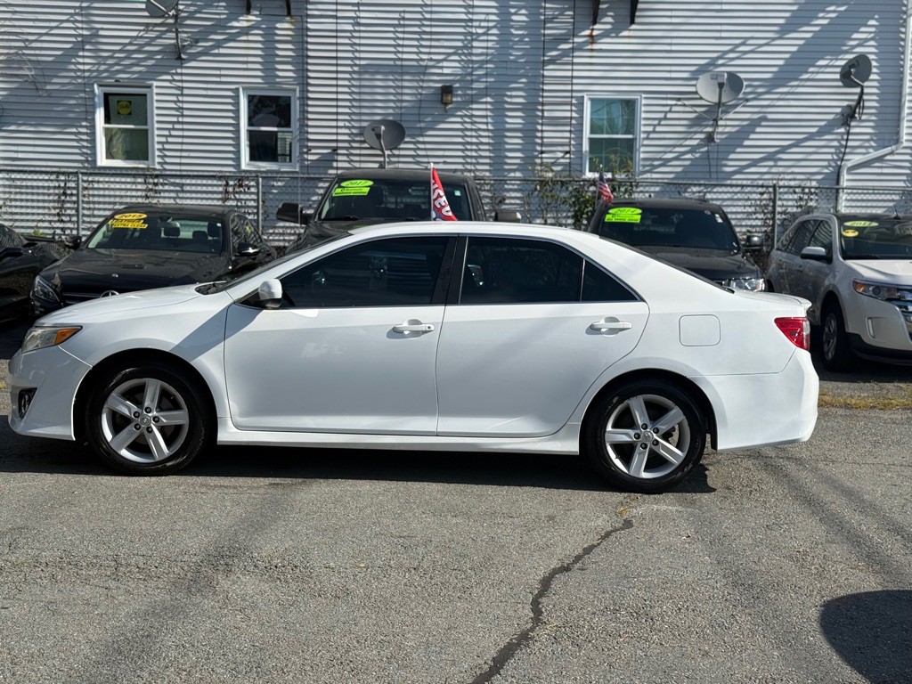 2014 Toyota Camry Image 7