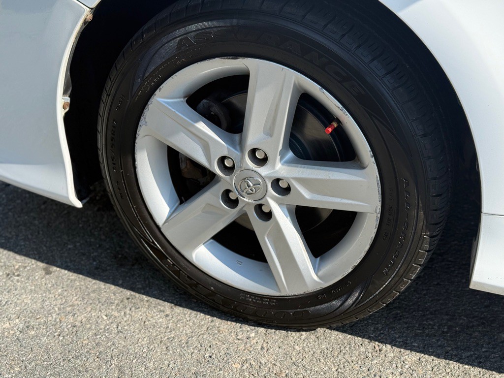 2014 Toyota Camry Image 8