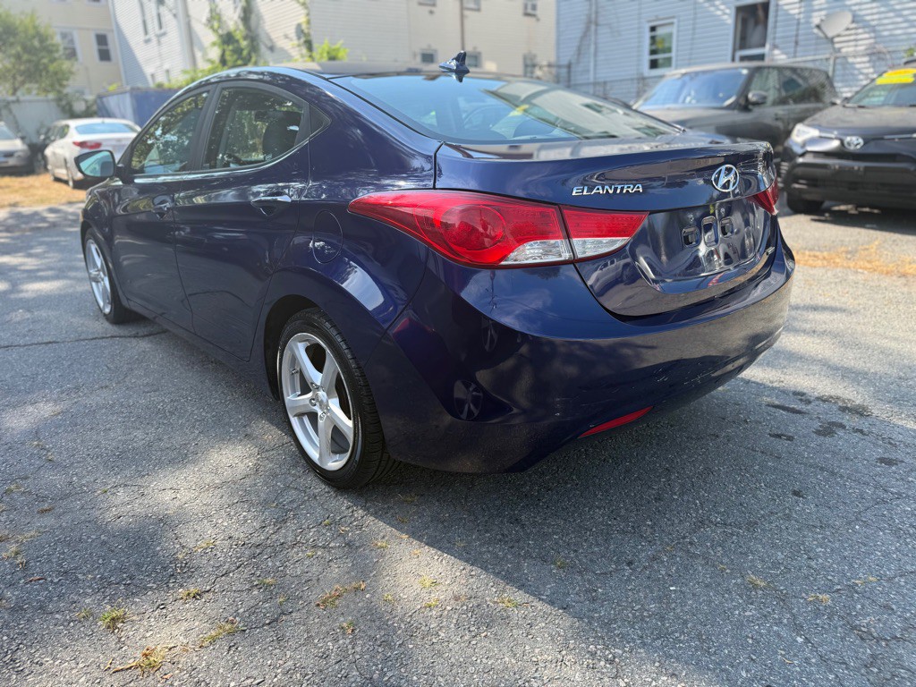 2011 Hyundai Elantra Image 5