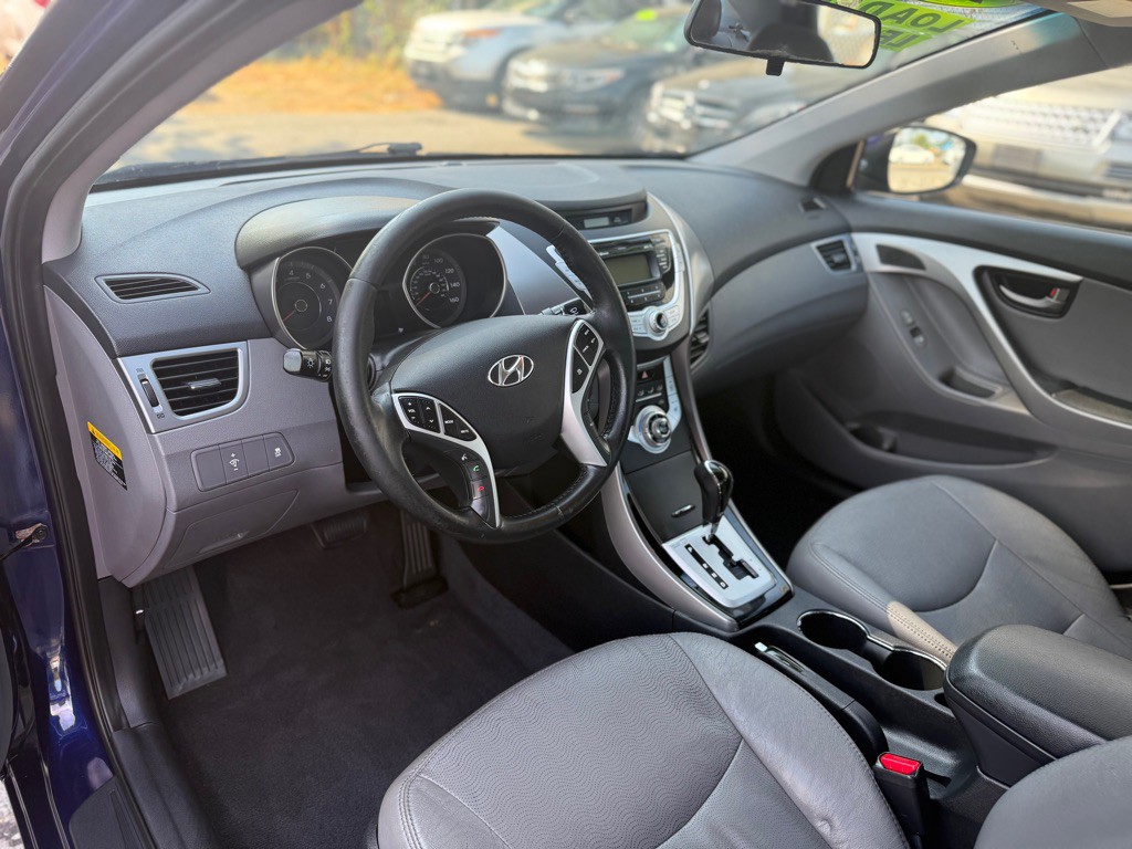 2011 Hyundai Elantra Image 9